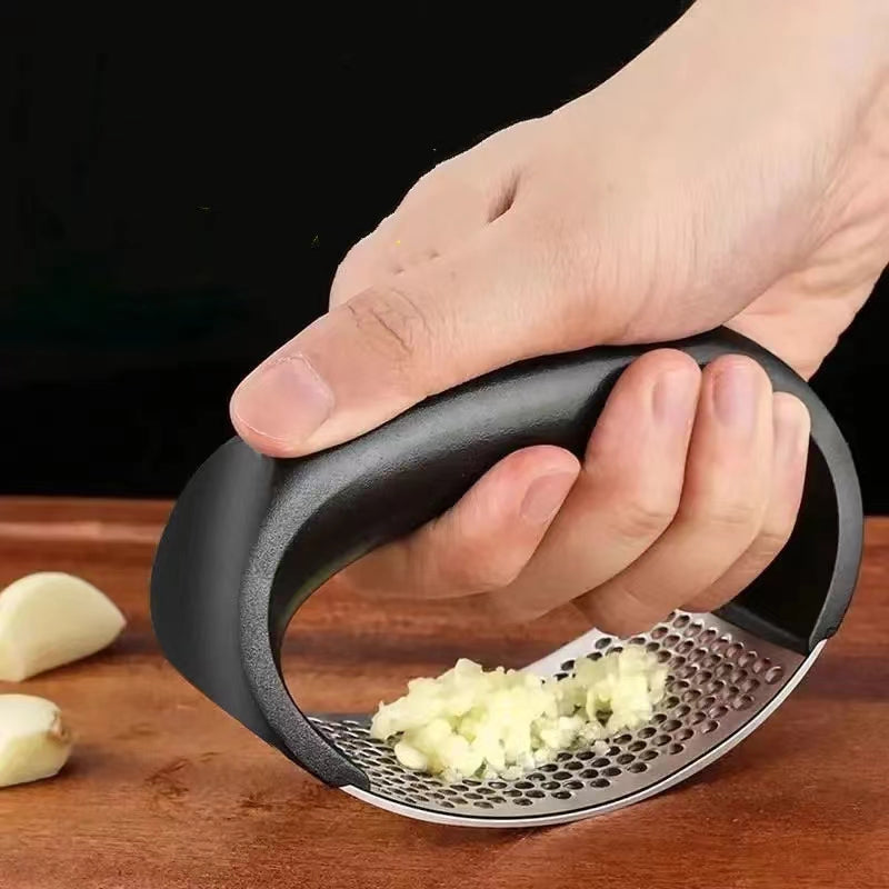 Stainless Steel Garlic Press – Quickly Crush & Mince Garlic Without the Hassle
