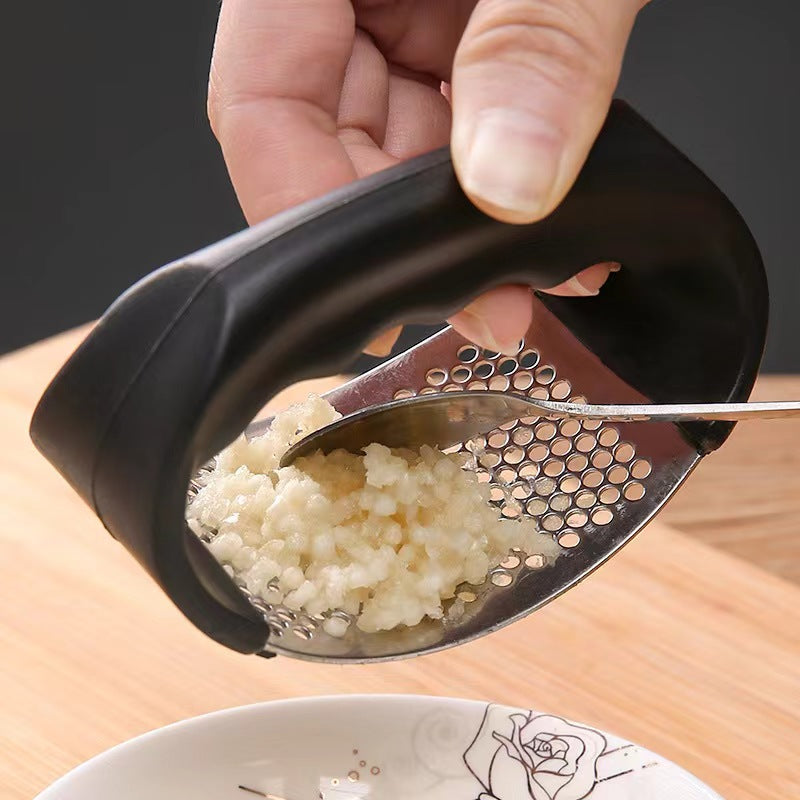 Stainless Steel Garlic Press – Quickly Crush & Mince Garlic Without the Hassle