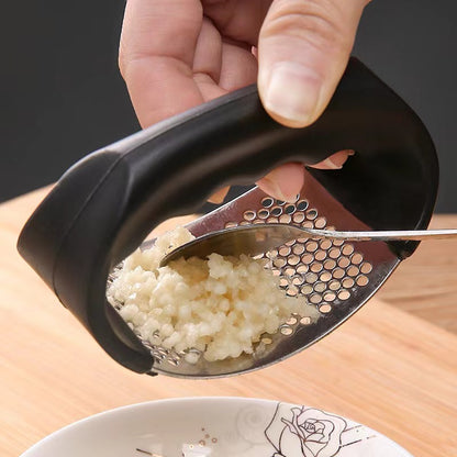 Stainless Steel Garlic Press – Quickly Crush & Mince Garlic Without the Hassle